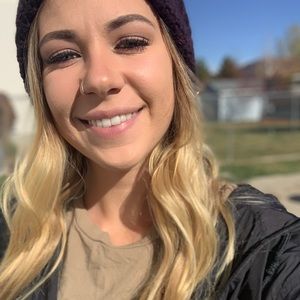 Meet your Posher, Alli